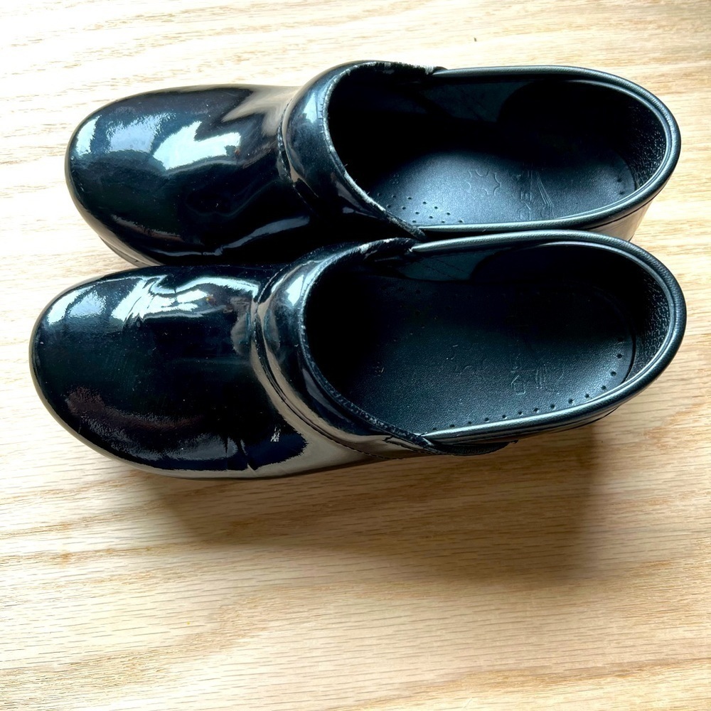 Dansko Professional Black Patent Leather Size 38